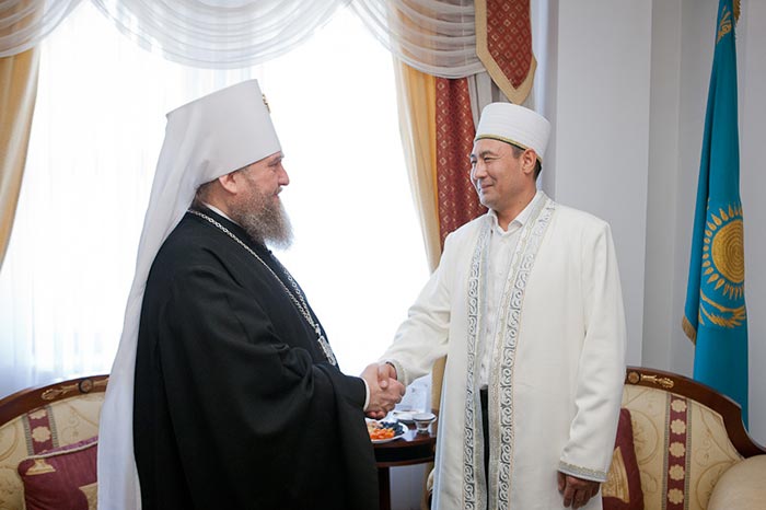 С праздником Рождества православных верующих поздравил председатель Духовного управления мусульман Казахстана