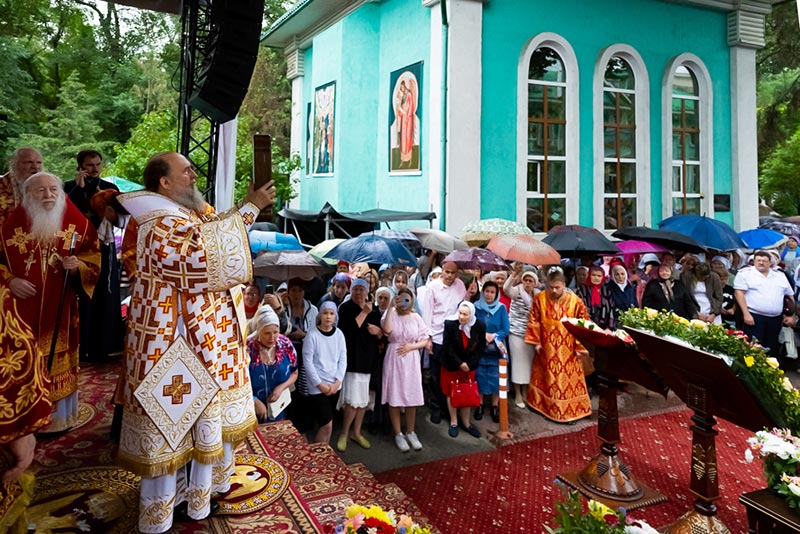 В праздник святителя Николая, архиепископа Мирликийского, верующие Алма-Аты встретили чудотворную икону Божией Матери «Одигитрия-Полонская»
