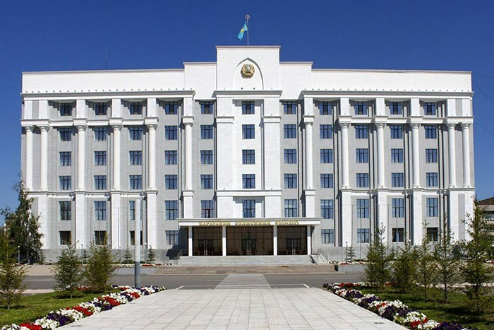 Состоялась встреча участников торжеств принесения мощей святителя Спиридона в Казахстан с акимом Карагандинской области Е.К. Булекпаевым