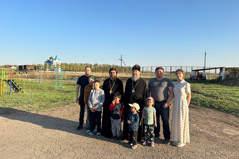 Глава Православной Церкви Казахстана с пасхальным поздравлением посетил детский дом «Светоч» (+ВИДЕО)