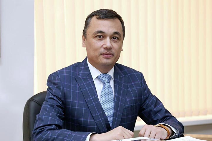 Министр информации и общественного развития Республики Казахстан А.К. Умаров поздравил митрополита Александра с днем рождения