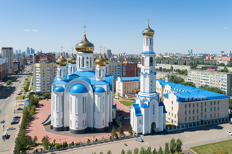 Епископ Клавдиан совершил Литургию в Успенском кафедральном соборе столицы Казахстана 
