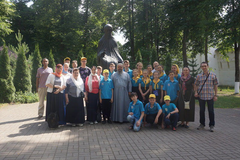 Учащиеся Центральной воскресной школы Алма-Аты посетили святыни России