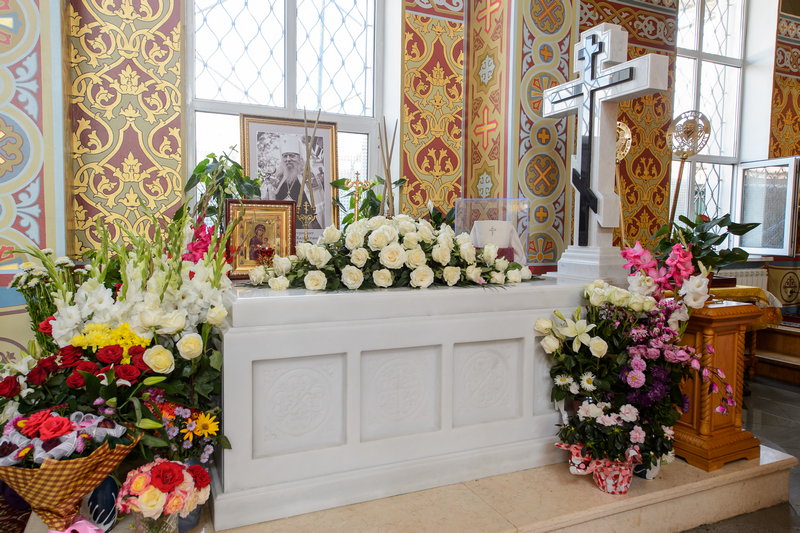 В день пасхального поминовения усопших Глава Православной Церкви Казахстана совершил литию у гробницы митрополита Иосифа (Чернова)