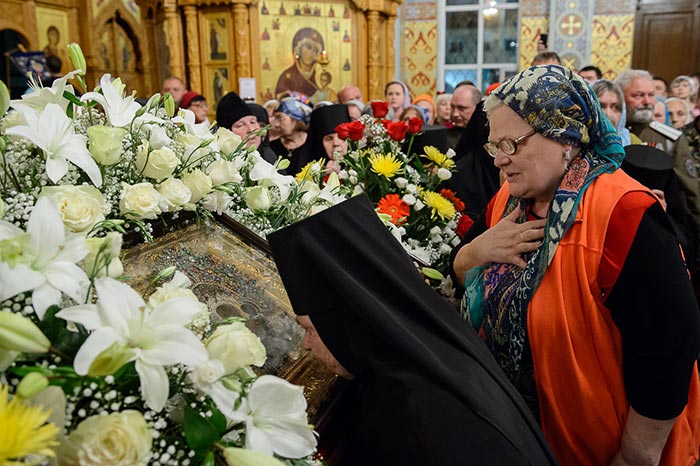 Православные верующие Алма-Аты простились с чудотворной Казанской иконой Божией Матери
