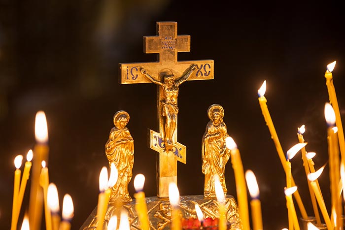 Митрополит Астанайский и Казахстанский Александр совершил молитвы о жертвах трагедии в Керчи