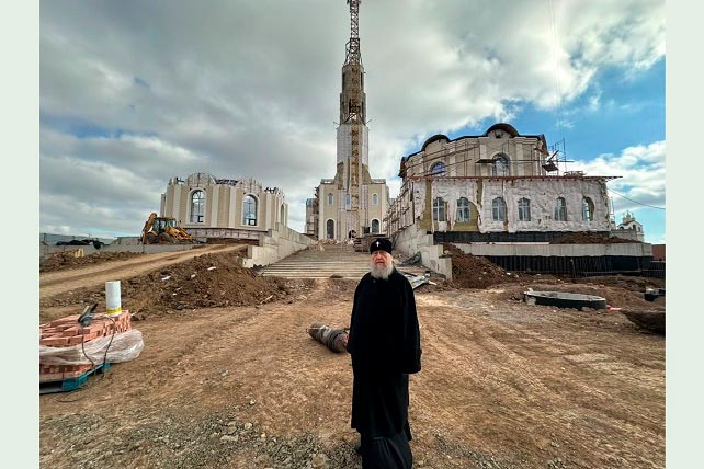 Глава Митрополичьего округа посетил строящийся духовно-просветительский центр в честь Всех Казахстанских и храмы города Астаны