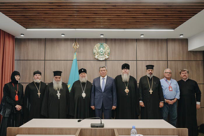 Состоялась встреча митрополита Александра и делегации, сопровождающей мощи святителя Спиридона, с акимом Северо-Казахстанской области Г.Т. Нурмухамбетовым
