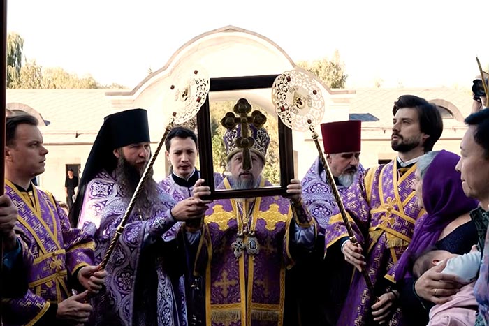 Во Владимирском храме Алма-Аты встретили новообретенную святыню – «Пошехонский Крест». Духовные торжества возглавил епископ Каскеленский Геннадий (+ВИДЕО)