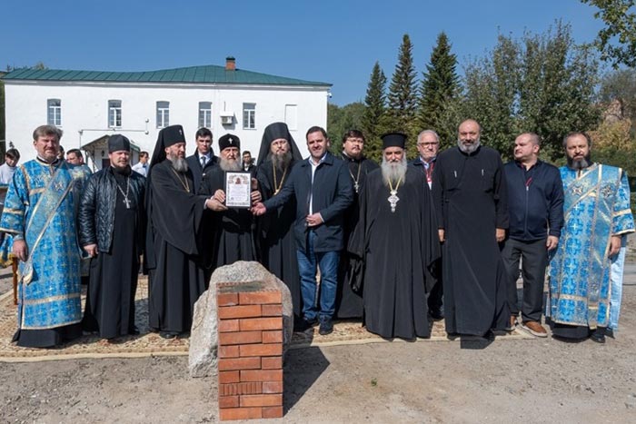 Митрополит Александр совершил закладку духовно-культурного центра во имя святителя Спиридона Тримифунтского в столице Рудного Алтая