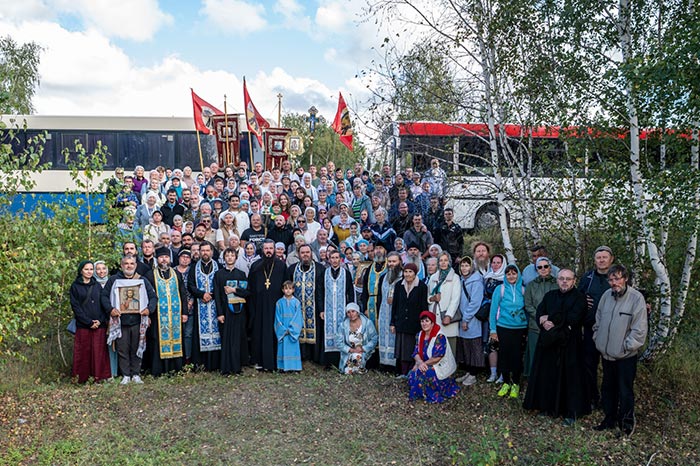 В праздник Успения Пресвятой Богородицы в Костанайской епархии состоялся традиционный крестный ход к месту массового захоронения невинно репрессированных