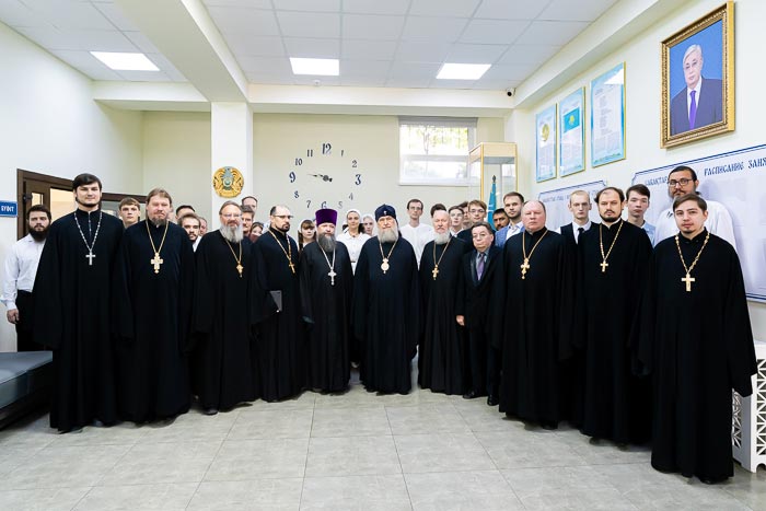 Под председательством митрополита Астанайского и Казахстанского Александра в Алма-Атинской православной духовной семинарии состоялись вступительные экзамены