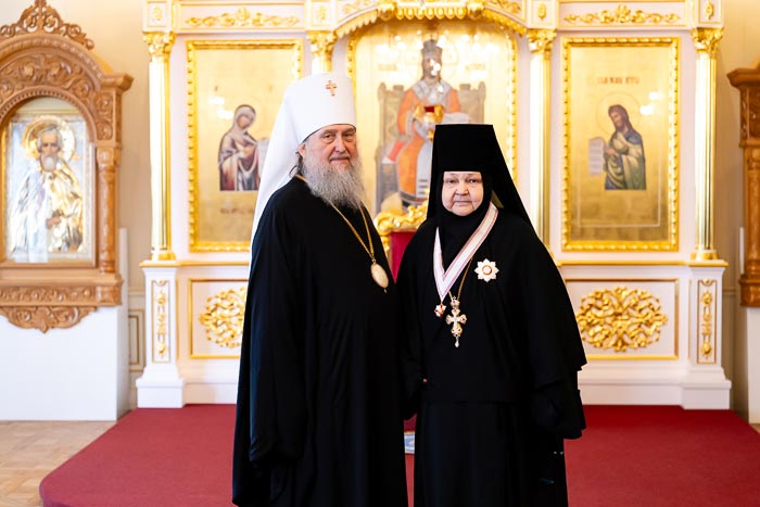 Святейший Патриарх Московский и всея Руси Кирилл удостоил настоятельницу Иверско-Серафимовского монастыря игумению Любовь ордена преподобной Евфросинии Московской