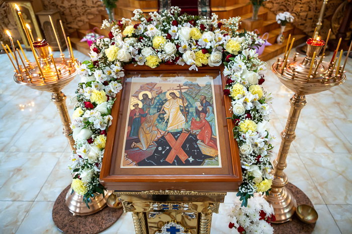 Глава Митрополичьего округа совершил пасхальную Литургию в алма-атинском храме в честь иконы Божией Матери «Всех скорбящих Радость»