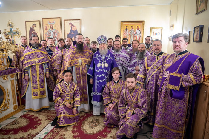 В день памяти преподобного Алексия, человека Божия, Глава Митрополичьего округа совершил Литургию в Никольском храме Костаная