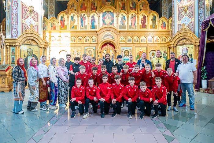 Митрополит Александр встретился с воспитанниками академии футбольного клуба «Спартак»