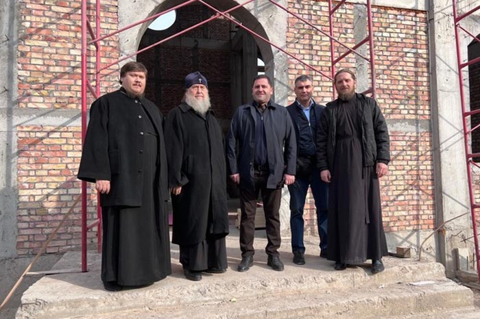 Митрополит Астанайский и Казахстанский Александр посетил строящийся Космо-Дамиановский храм города Алма-Аты