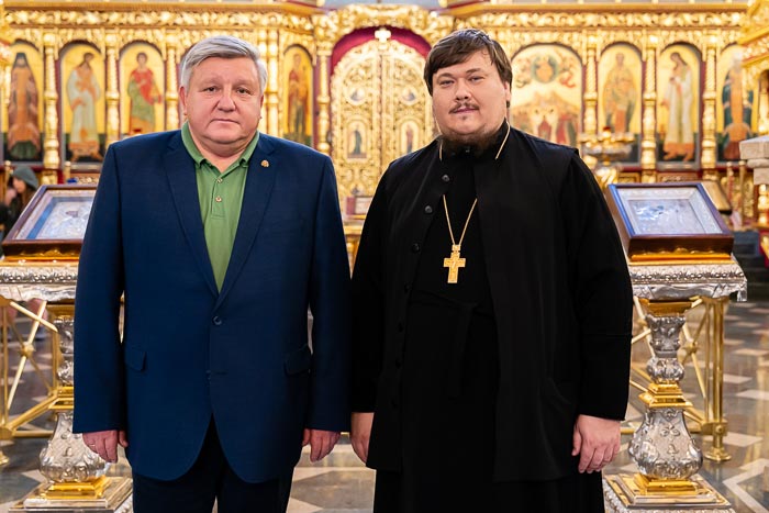 Заместитель начальника Управления Президента РФ по государственной политике в гуманитарной сфере Н.П. Овсиенко посетил святыни Алма-Атинской епархии
