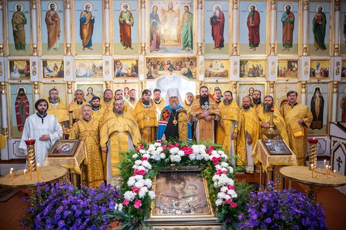 Литургией в Казанском храме города Тобыл начались духовные торжества по случаю 15-летия Костанайской епархии
