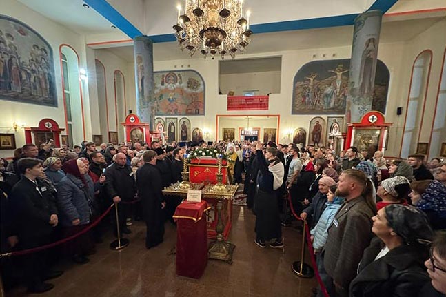 Костанай встретил мощи великомученика Пантелеимона