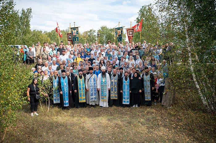 В праздник Успения Пресвятой Богородицы в Костанайской епархии состоялся традиционный крестный ход к месту массового захоронения невинно репрессированных