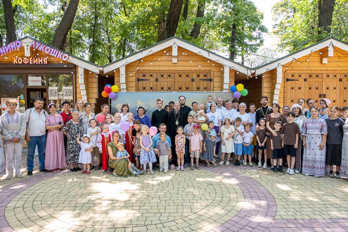 В Казанском соборе состоялся праздник «Моя дружная семья»