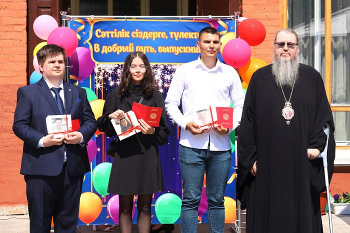 Архиепископ Владимир возглавил выпускной акт в гуманитарно-техническом колледже города Петропавловска