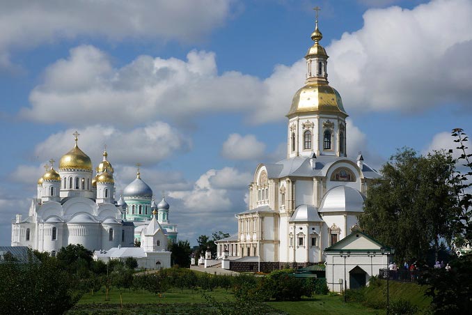 Митрополит Александр возглавил празднование в честь Собора нижегородских святых в Дивеевском монастыре
