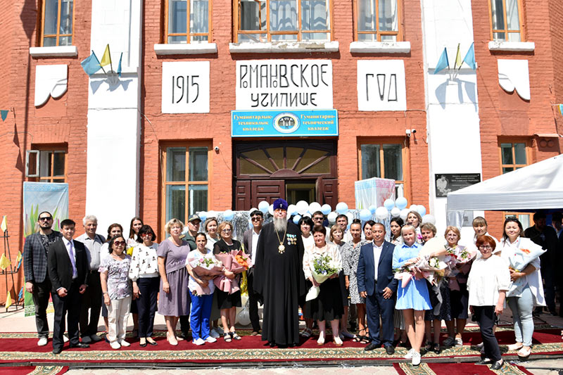 Архиепископ Владимир возглавил выпускной акт в гуманитарно-техническом колледже города Петропавловска