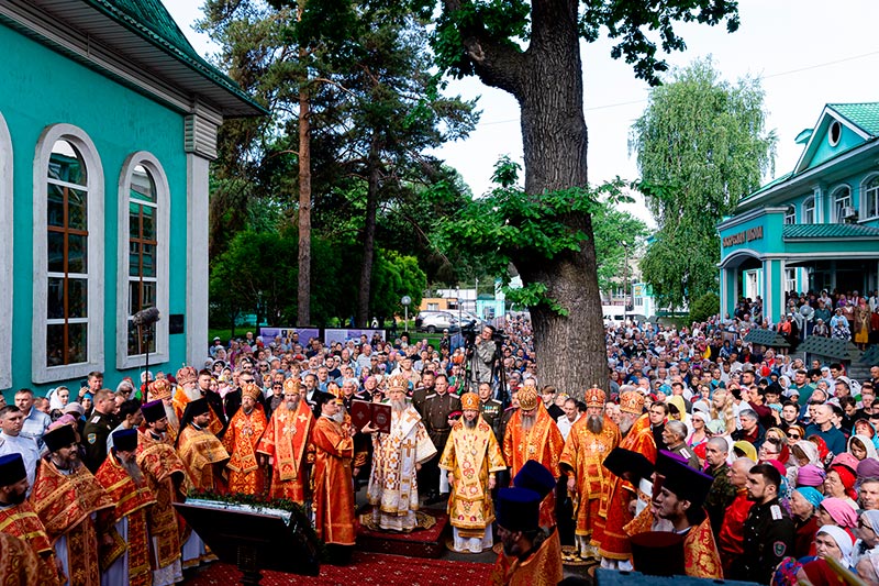 В Алма-Ате молитвенно отметили 20-летие учреждения Казахстанского Митрополичьего округа