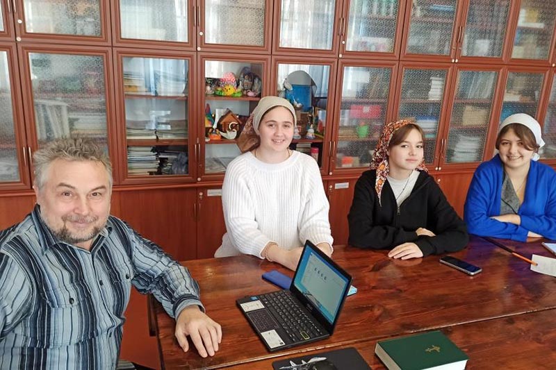Школьники и студенты из пяти стран приняли участие в онлайн-викторине, посвященной Дню православной молодежи