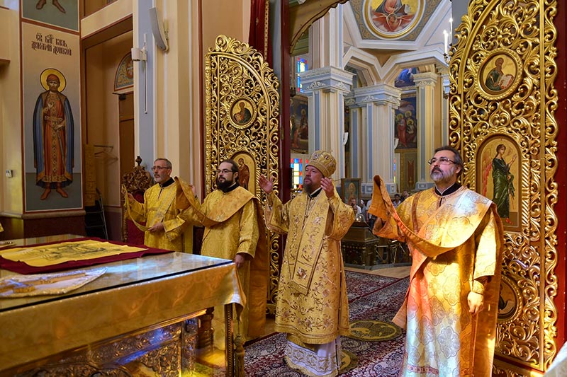 Служение викариев Астанайской епархии в храмах Южной столицы в неделю 3-ю по Пятидесятнице