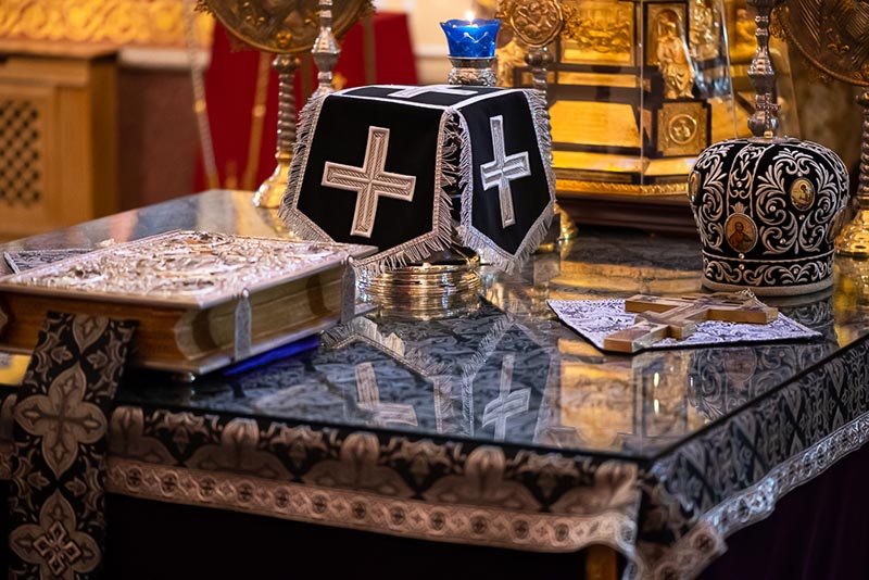 Глава Митрополичьего округа совершил первую Литургию Преждеосвященных Даров в наступившей святой Четыредесятнице