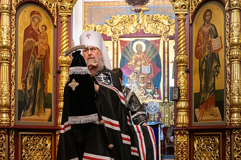 В Вознесенском соборе Южной столицы Казахстана митрополит Александр совершил великую вечерню с чином прощения