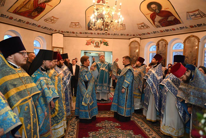 Глава Православной Церкви Казахстана совершил Литургию в Никольском храме города Костаная