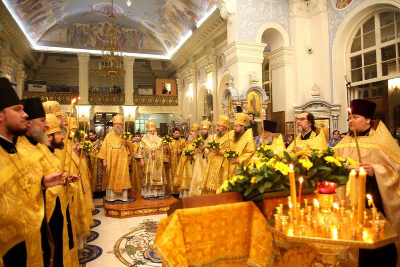 Главы Казахстанского и Среднеазиатского Митрополичьих округов совершили всенощное бдение в кафедральном соборе города Ташкента