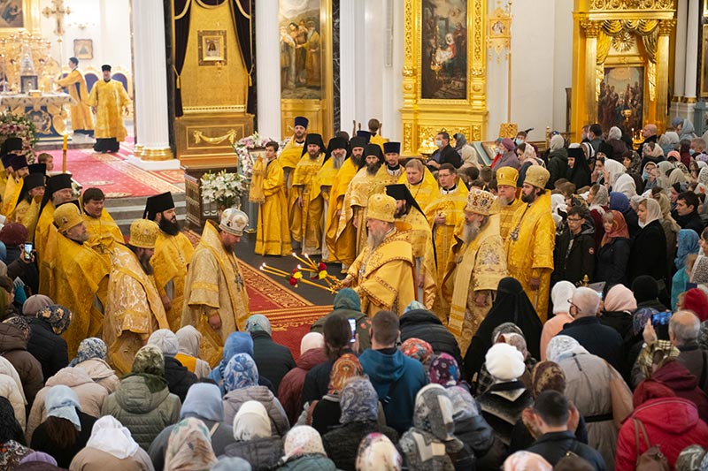 Митрополит Астанайский и Казахстанский Александр возглавил празднование в честь Собора Казанских святых в столице Татарстана