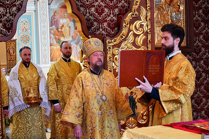 Служение викариев Астанайской епархии в неделю Всех Святых