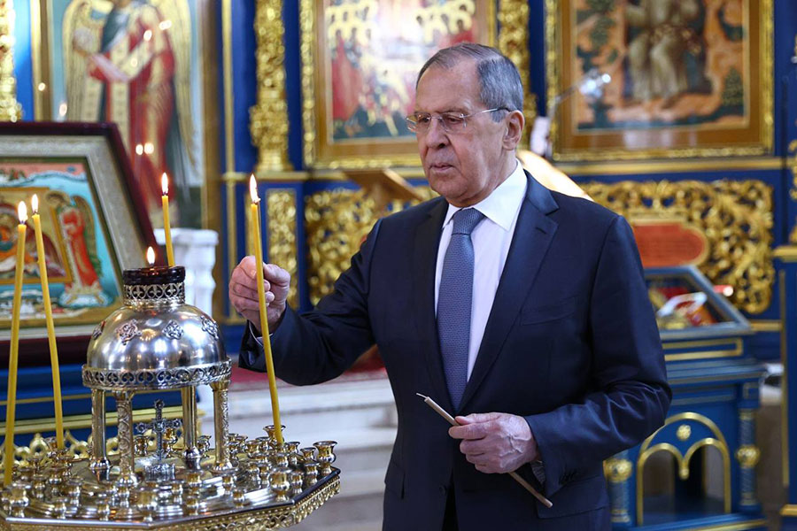 Министр иностранных дел России С.В. Лавров поздравил митрополита Александра с 65-летием со дня рождения