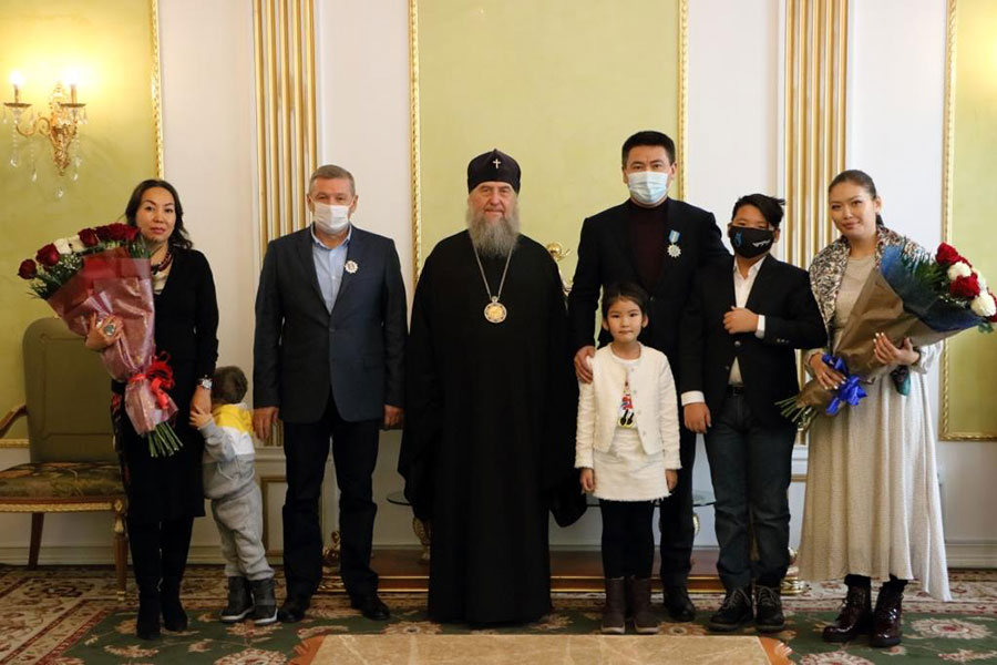 Акиму района «Есиль» города Нур-Султана вручен орден Православной Церкви Казахстана 