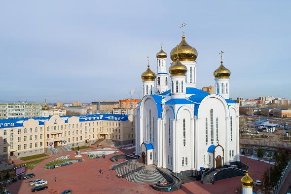 Митрополит Александр совершил освящение духовно-культурного и административного центра Православной Церкви Казахстана в Нур-Султане