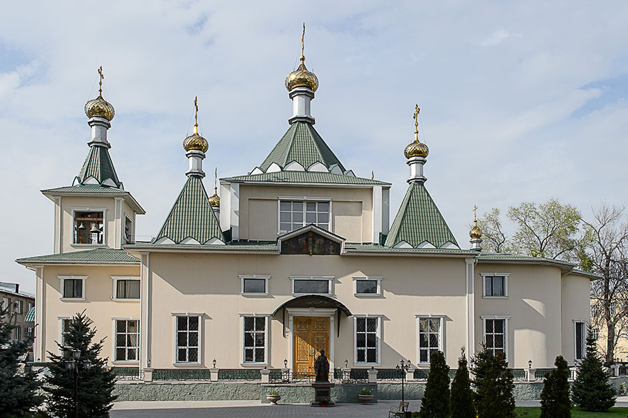 В неделю «о Самаряныне» Глава Православной Церкви Казахстана совершил Литургию в Иверско-Серафимовском монастыре Алма-Аты