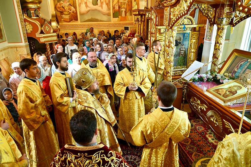 День памяти священноисповедника Николая, митрополита Казахстанского, молитвенно почтили в Никольском соборе Алма-Аты