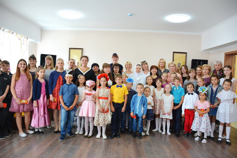 Учащиеся воскресных школ Иверско-Серафимовского монастыря Алма-Аты отметили окончание учебного года