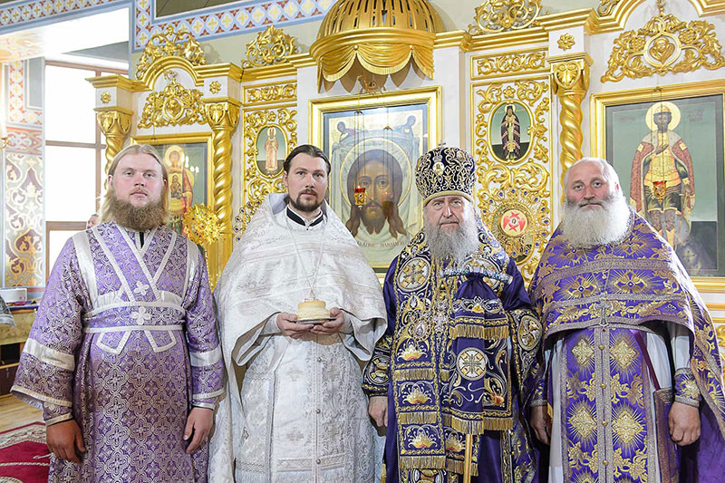 В неделю преподобной Марии Египетской митрополит Астанайский и Казахстанский Александр совершил Литургию в Софийском соборе Алма-Аты