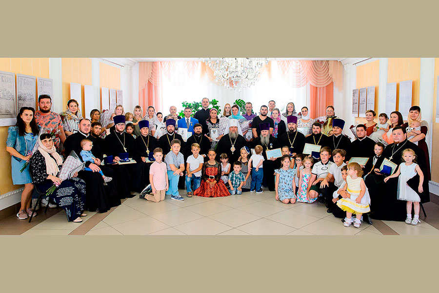 Чествование многодетных семей состоялось в духовно-культурном центре Казахстанского Митрополичьего округа в Нур-Султане 