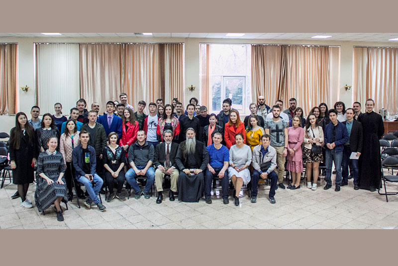 В Алма-Ате в рамках проекта «Чайные встречи» состоялось общение православной молодежи с профессором А.Г. Косиченко