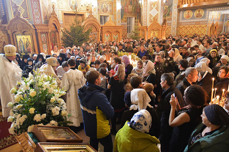 Служение викариев Астанайской епархии в праздник Рождества Христова