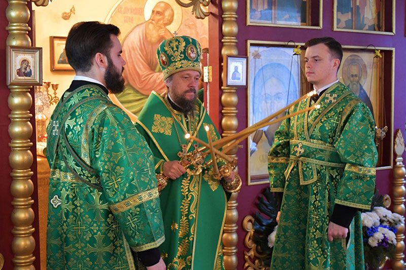 В Алма-Атинской духовной семинарии совершена архиерейская Литургия