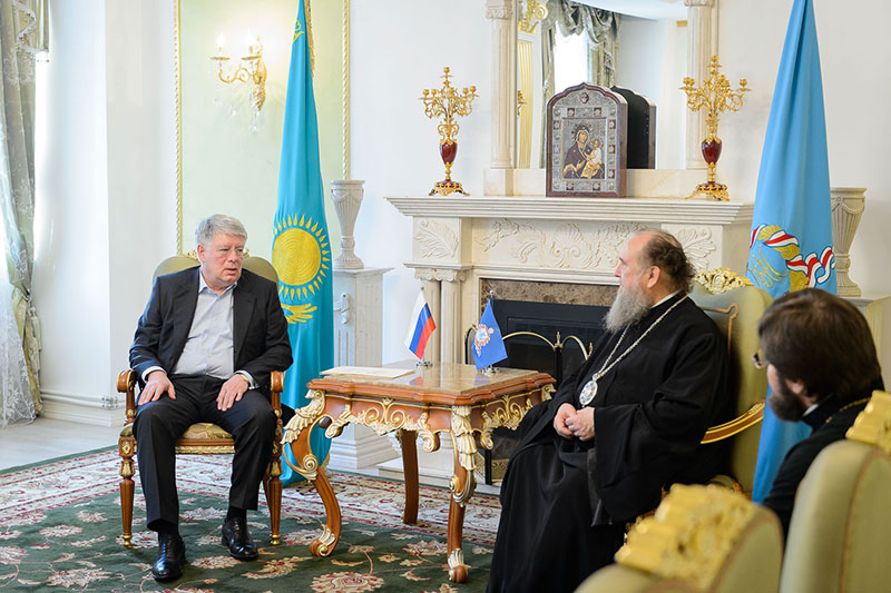 Глава Казахстанского Митрополичьего округа встретился с послом России А.Н. Бородавкиным
